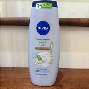 NWT Nivea Aloe & Lily Refreshing Body Wash